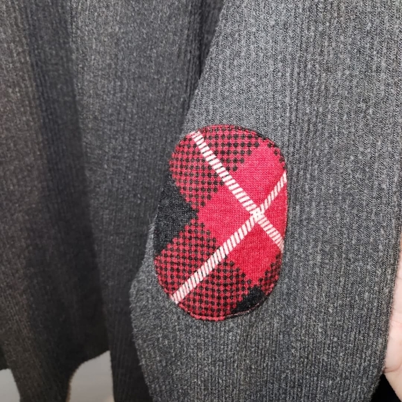 3X, Walt Disney's, Disneyland, Plaid Sweater - Picture 5 of 6